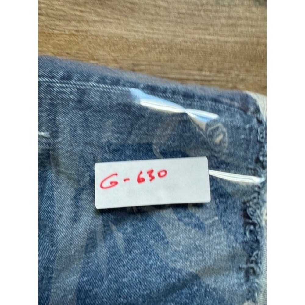 Levis Denim Jean Shorts Womens Blue Distressed Frayed Hem Casual‎ - Picture 7 of 7